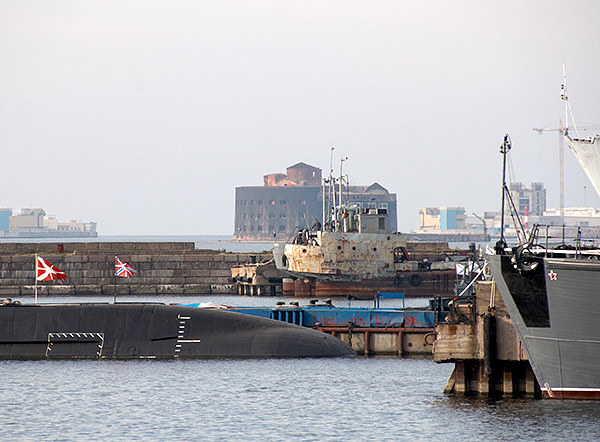 Kupecheskaya (Merchant) harbor and Fort Alexander - Kronstadt