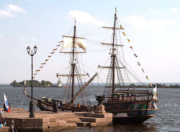 Sailboat in Kronstadt harbor - Kronstadt