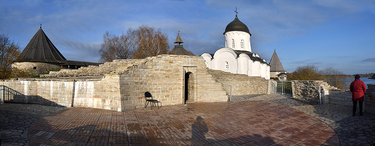 Observation deck at the top of Raskatnaya Tower - Staraya Ladoga