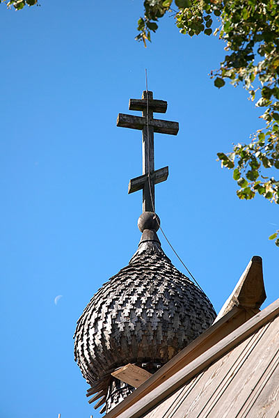 Крест и полумесяц - Старая Ладога