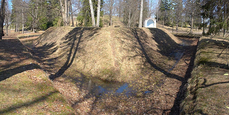 #33 - Ravelin, view from the front
