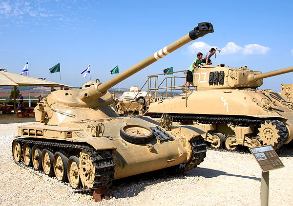#55 - French light tank AMX-13