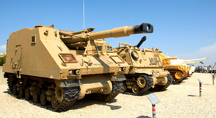 155-mm howitzer L33 "Roem" - Fort Latrun