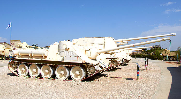 SU-100 self-propelled gun - Fort Latrun