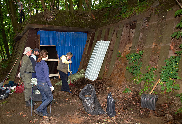 #27 - Cleaning works at the Tributz bunker