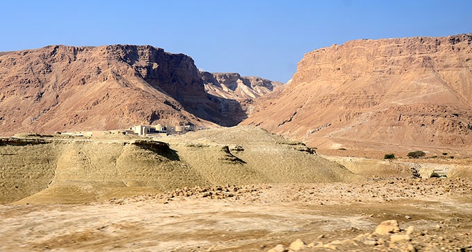 Metcada river valley