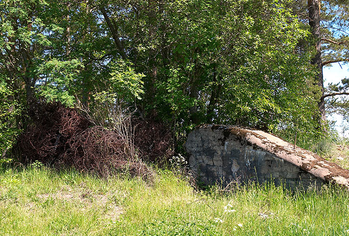 The ruins of the Ink-1 bunker near the railway - Mannerheim Line