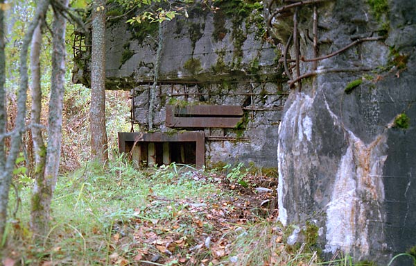 Sk-2. Machine-gun embrasure and observation  slit - Mannerheim Line