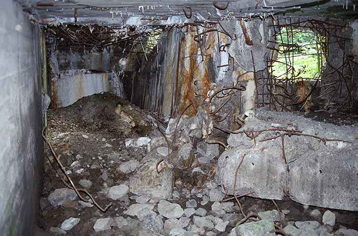 Su-7 - inside the fighting casemate - Mannerheim Line