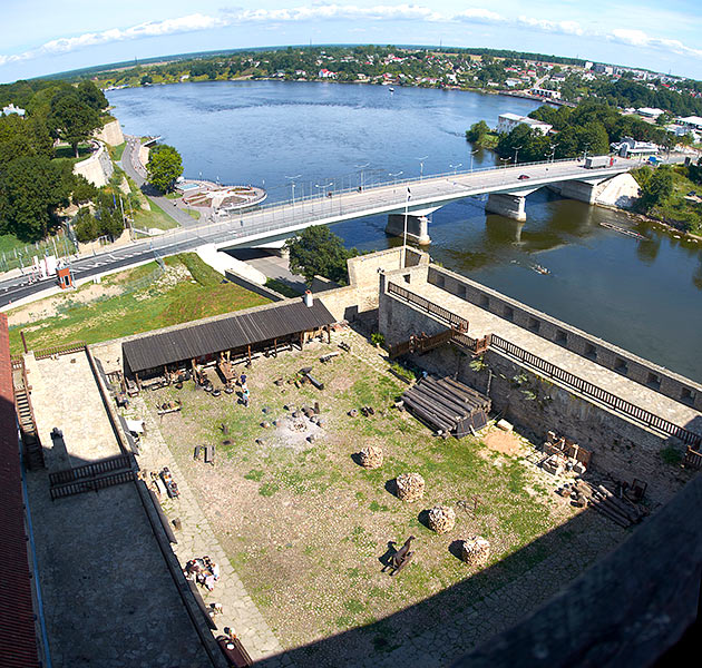 Border bridge and Narva river - Narva