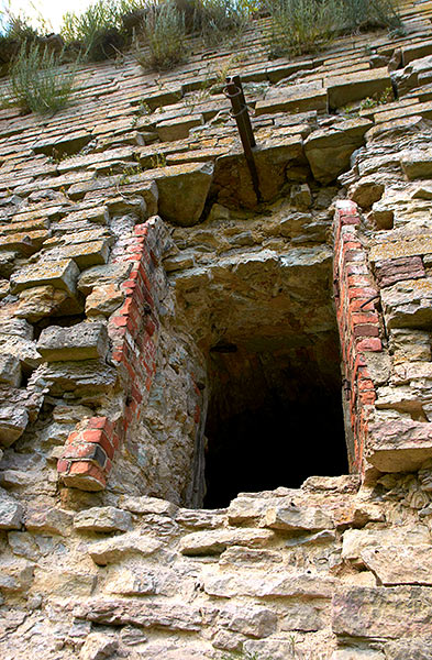 Entrance to high floor of the battery - Narva