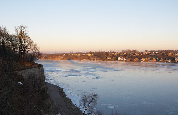 East and West meeting - Narva