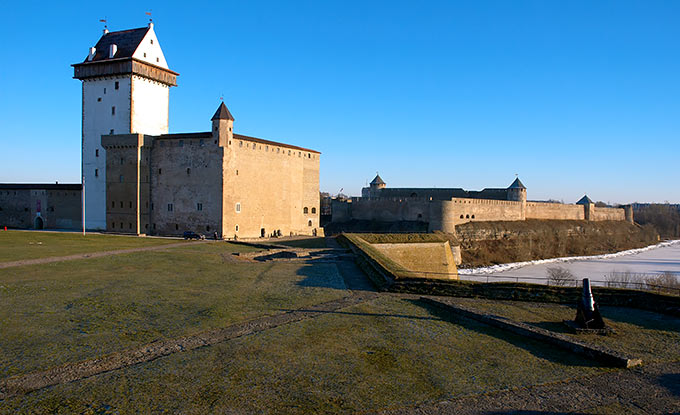 Narva vs. Ivangorod