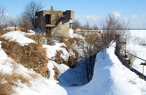 Sight of the retaining wall on top - Northern Forts