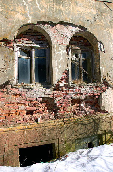 #36 - Fort's windows
