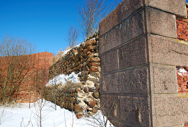 Sealed cannon embrasure - Northern Forts