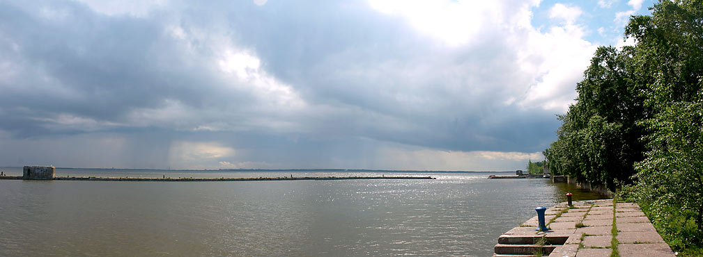 Harbor of Obruchev Fort in summertime - Northern Forts