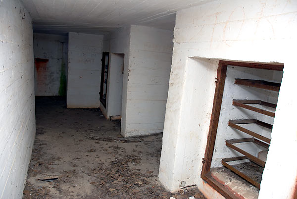 #16 - Underbreastwork gallery