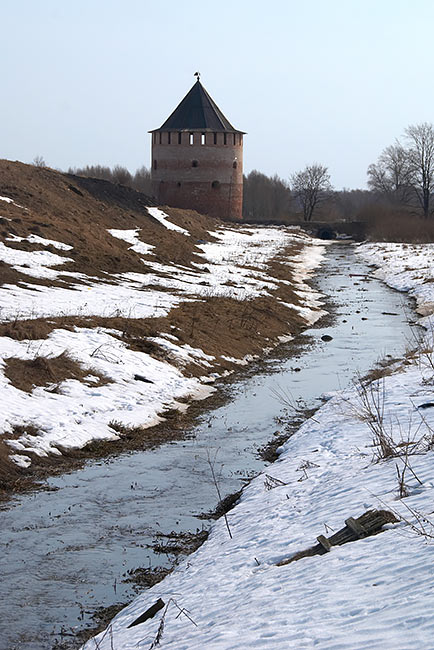#4 - Alekseevskaya (White) tower