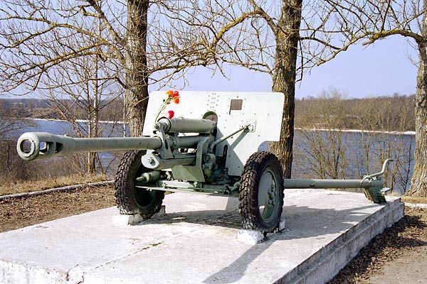 Anti-tank gun ZIS-3 - NevskijBridge-head