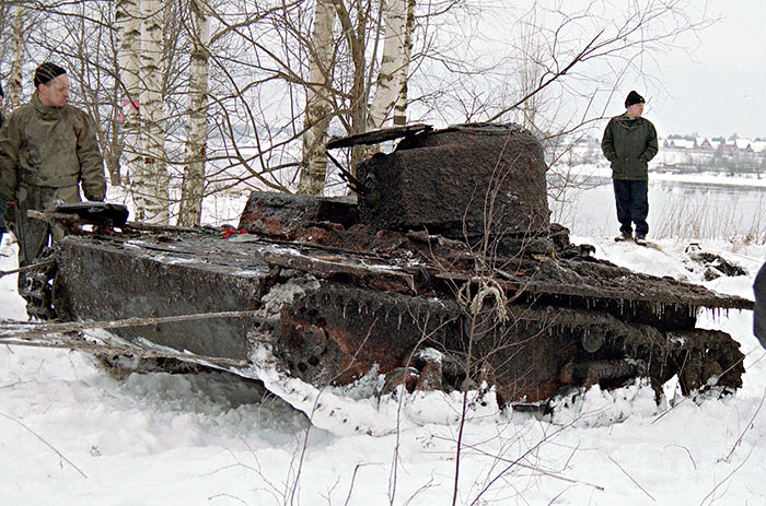 Amphibian T-38 tank - NevskijBridge-head