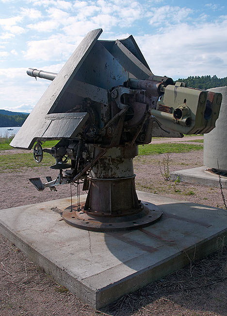 #69 - Breach of 105 mm gun