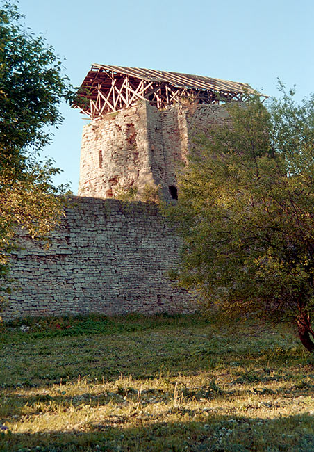 #7 - Srednaja (Middle) tower