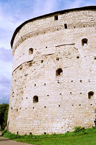#7 - Pokrovskaja Tower (XV cent.)