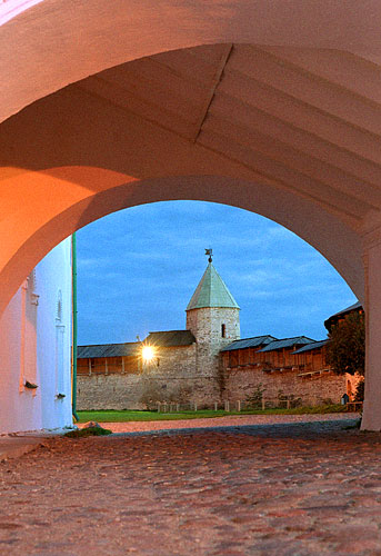 #12 - Dovmontova tower