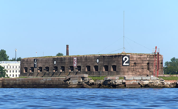 Battery Menshikov in summer - Southern Forts