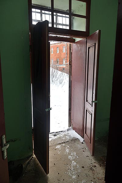 #70 - Exit to the courtyard