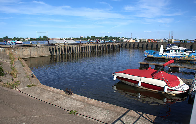 #84 - Fort harbor