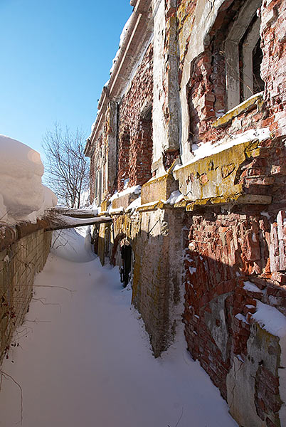 #11 - Rearward wall