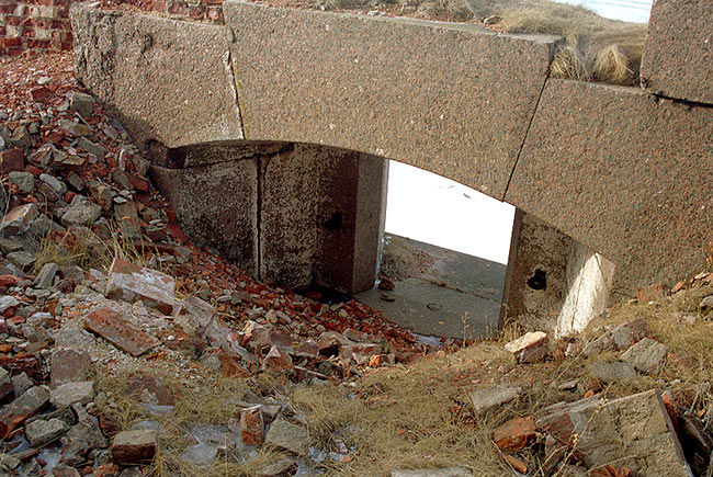 Gun embrasure - Southern Forts