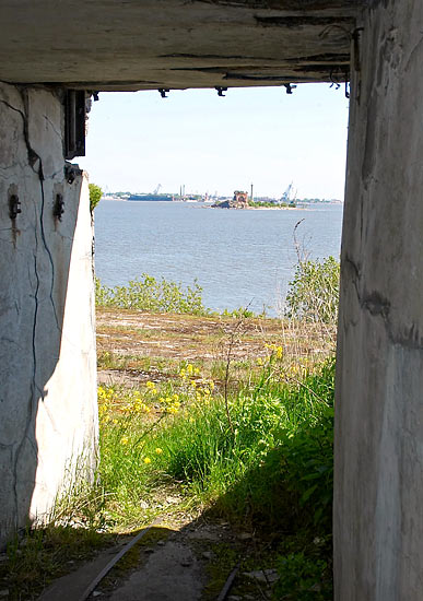 Exit to the gun's emplacements - Southern Forts