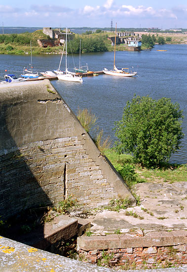 Harbour and Pauker system gun's battery - Southern Forts