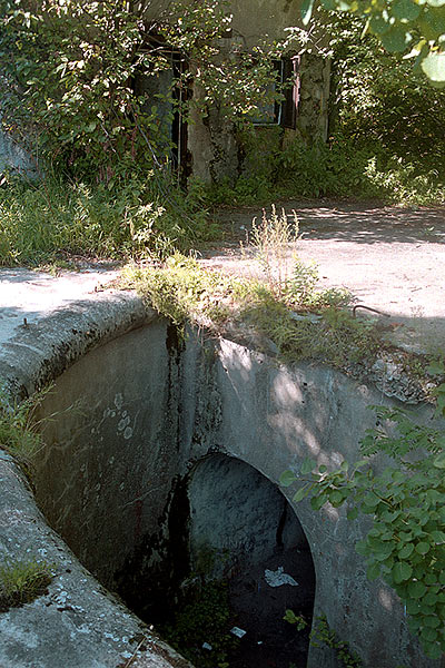 Entrance to the bottom floor of the battery - Southern Forts