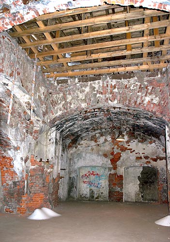 Внутренний вид помещения шахты - Южные Форты