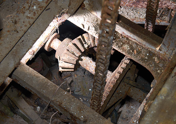 Chain and bevel gears - Southern Forts