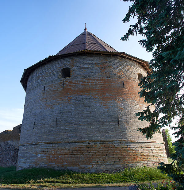 Mighty structure - Shlisselburg