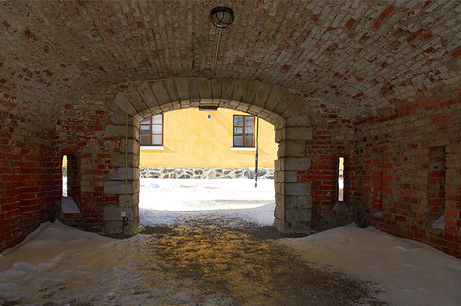 #6 - Gate's passage