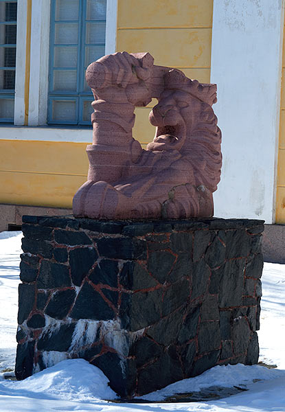 #14 - Militaristic sculpture