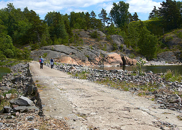 #2 - The dam between islands