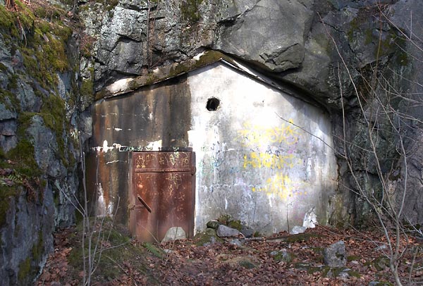 #13 - Powder cellar in granite rock