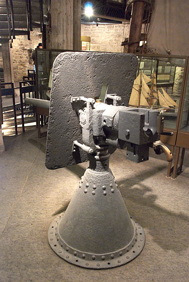 #35 - Naval gun
