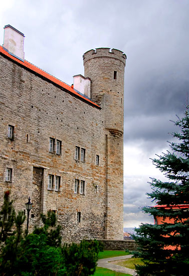 #71 - Tompea Castle