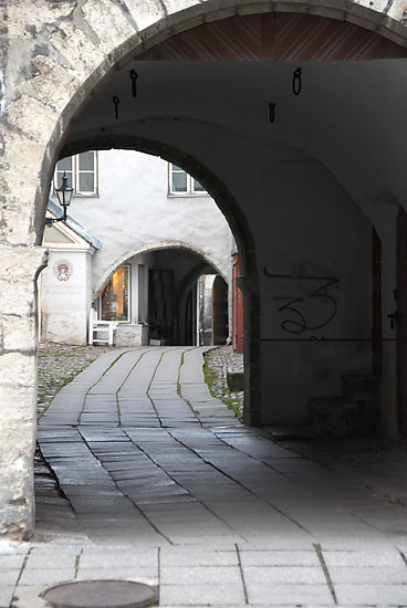 Walk-through yards of Tallinn - Tallinn