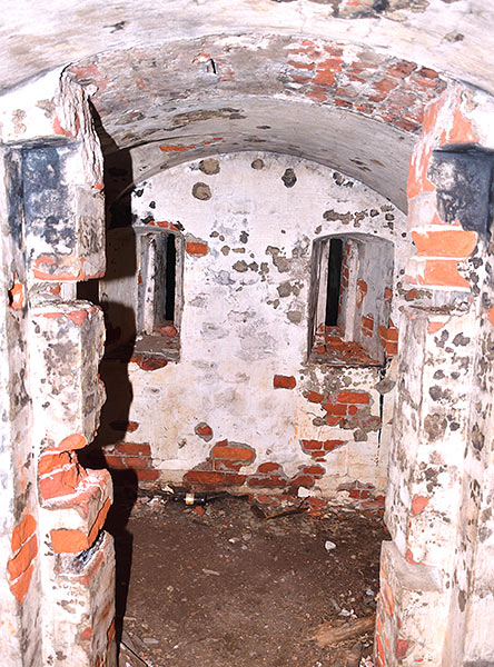 View of the protective wall from the magazine itself - Trangsund