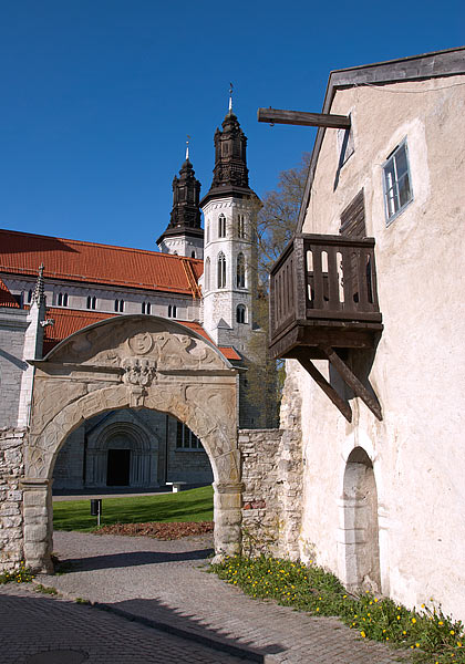 #18 - Sight of the Cathedral from Ryska gränd street