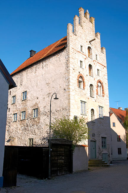 #76 - Medieval skyscraper
